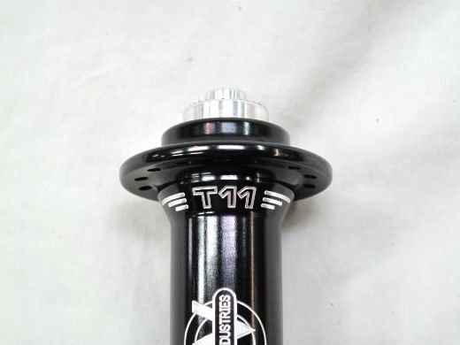 White Industries * T11 front hub * 28h * Black - ShiokazeStore