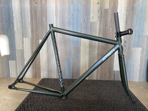 AFFINITY CYCLES * LO PRO TRACK FRAME SET * champagne money - ShiokazeStore