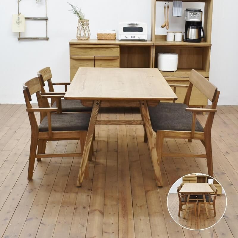 ブラウンの木製テーブル＆椅子2脚セット