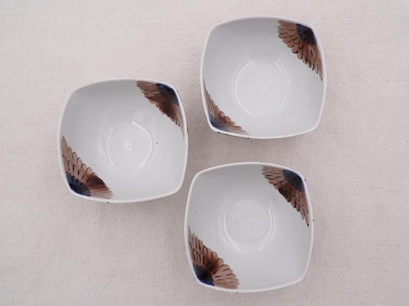 高原真由美さん　色絵ガーベラ5.5寸4枚セット Amazon | 九谷青窯 高原真由美 色絵 ガーベラ紫 5.5寸皿 NTM-005[並行