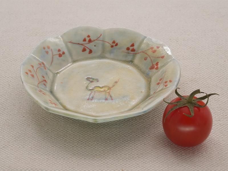 うつわやみたす カワウソ 皿 陶工ヤマカワミユキ 色絵ぞう 3.5寸十角皿 | 京都 | 東京 南青山