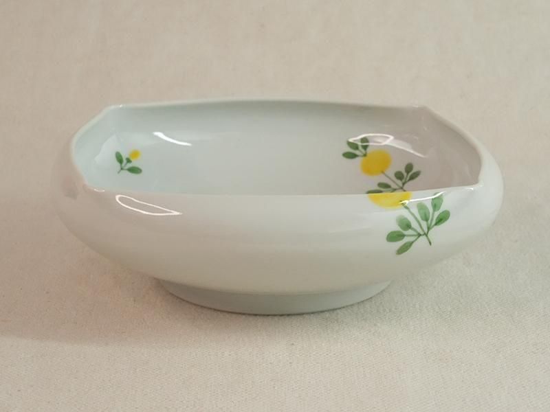 徳永遊心窯 色絵花蛍 6寸四方鉢 | 九谷焼 | 東京 南青山の和食器