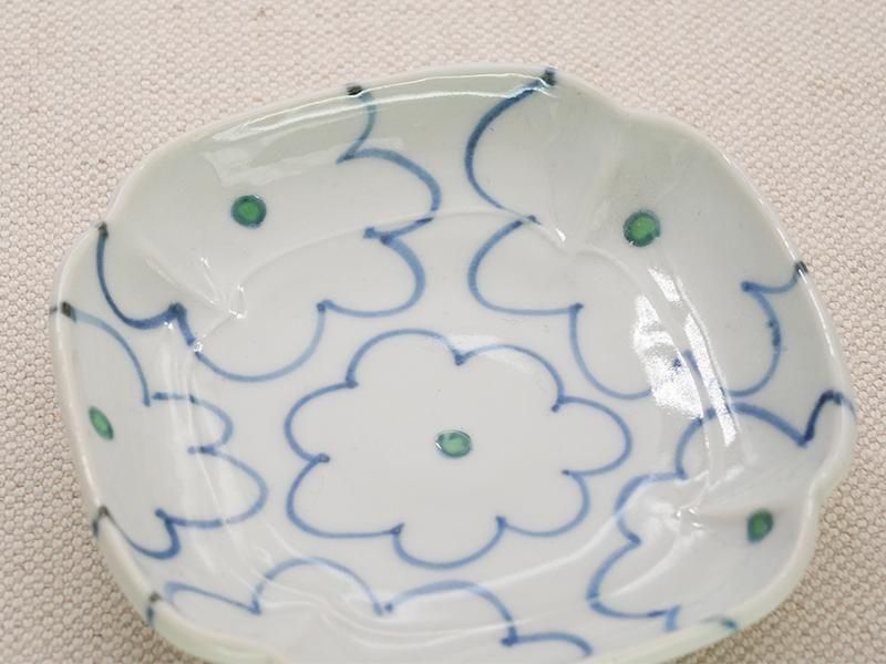 堀畑蘭 色絵花曇 隅入り豆皿 青 | 九谷焼 | 東京 南青山の和食器専門店