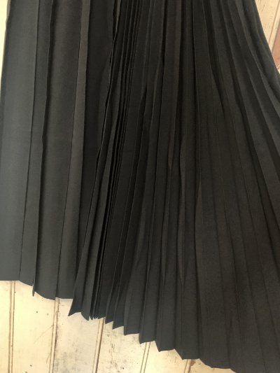 DIARIES/ダイアリーズ　LANATEC　プリーツスカート(ブラック) - 大人カワイイ雑貨店・オハコバコ