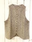 <img class='new_mark_img1' src='https://img.shop-pro.jp/img/new/icons14.gif' style='border:none;display:inline;margin:0px;padding:0px;width:auto;' />COLORK/カラック ネップ入りツイル ベスト(ベージュ)