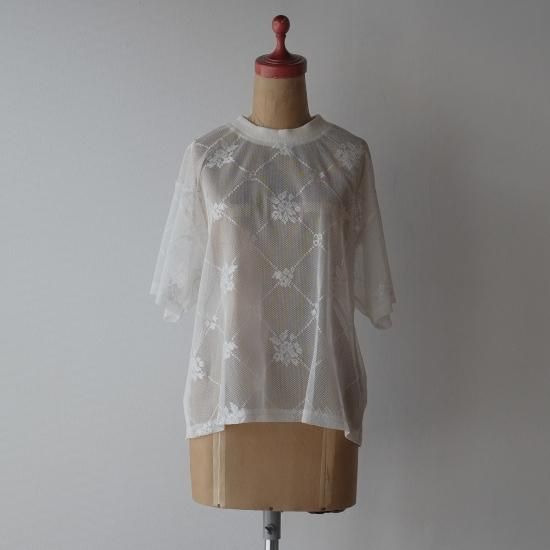 Aya yamanaka-Lace curtain T-shirt 1 (A)