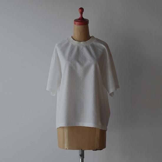 Aya yamanaka-Lace curtain T-shirt 1 (B)