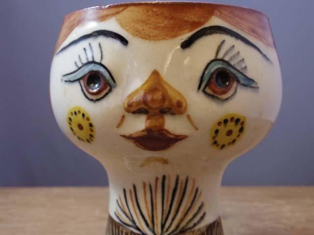 旧東ドイツ 陶器 人形の花瓶 個性的な花瓶 小 ヨーロッパ蚤の市 ピー