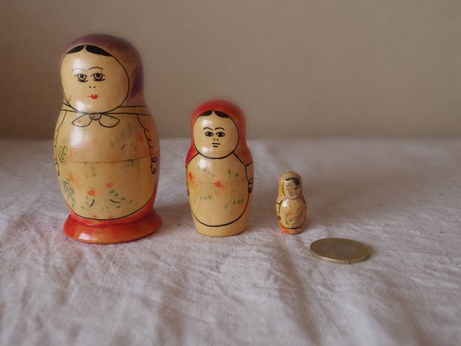 ヴィンテージ ぽってりマトリョーシカ３人姉妹・VINTAGE OLD Matyoshka Russian nesting doll- ヨーロッパ  蚤の市 西欧 東欧 雑貨 文房具 ピーパチ アンティーク PIPACS ANTIQUES