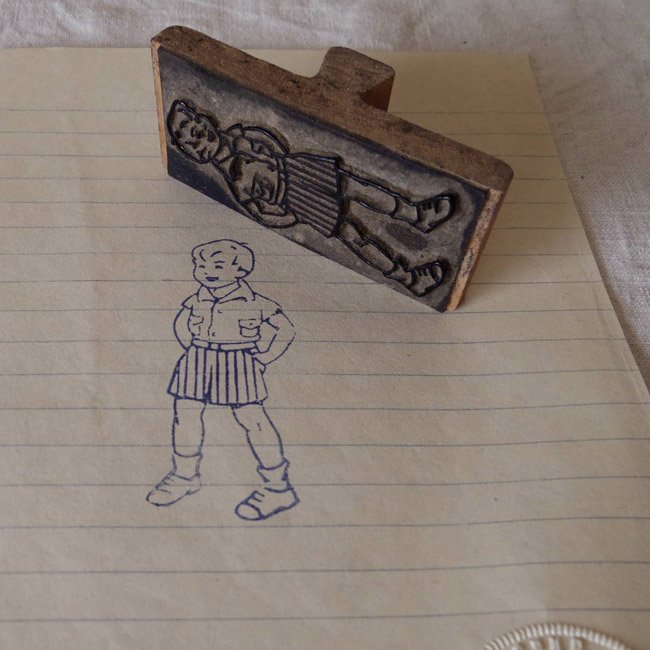 アメリカの古い教材ハンコ 男の子 usa vintage stamp seal boy ヨーロッパ蚤の市 ピーパチアンティーク  PIPACS－ANTIQUES