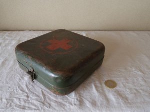 ϥ󥬥꡼ Ŵ ƥ եȥ ߵ ܥåhungary iron tin car first aid