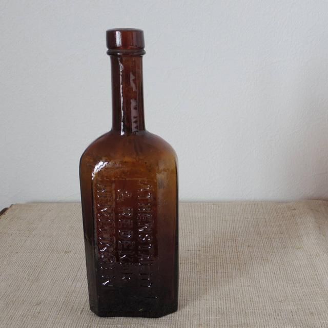 ドイツのリカーボトル ボトルメール Germany Liquor Bottle Brown ヨーロッパ蚤の市 ピーパチアンティーク Pipacs Antiques