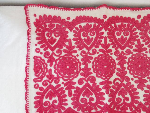 ルーマニア 刺繍 ハート イーラーショシュ クッションカバー ピローケース 53.5X41 赤 Romania irasos enbroidery -  ～ヨーロッパ 蚤の市～ 西欧 東欧 雑貨 ピーパチ アンティーク PIPACS ANTIQUES
