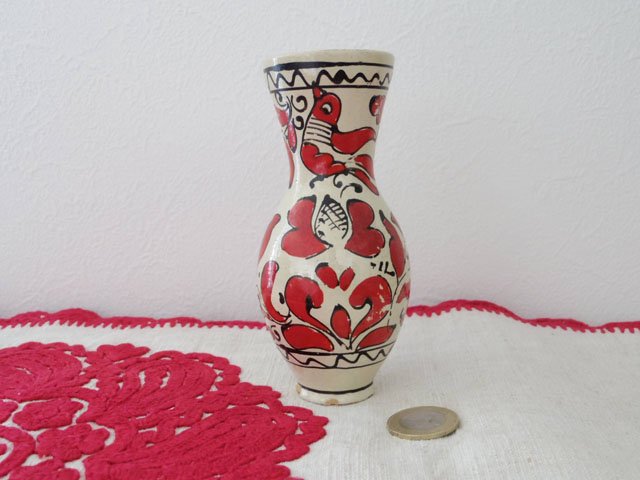 ルーマニア コロンド村の陶器の小さな花瓶 水差し 赤2・Romania Korond pottery vase small tall red 2-  ～ヨーロッパ 蚤の市～ 西欧 東欧 雑貨 ピーパチ アンティーク PIPACS ANTIQUES