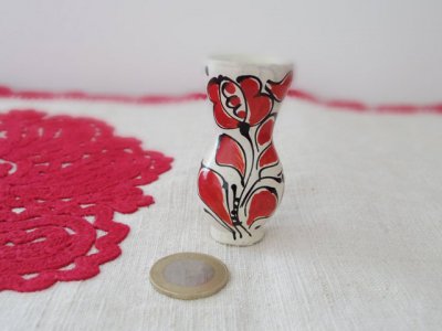 롼ޥ˥ ¼ƫξʲ ߥ˥ߥ 庹 ֡Romania Korond pottery vase minix2 red