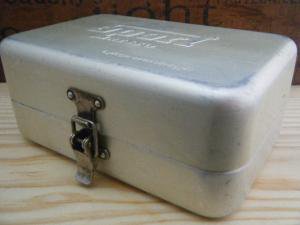 ハンガリー蚤の市 50'シンプルなアルミのボックス1・ANTIQUE VINTAGE OLD almium sport presso box tin
