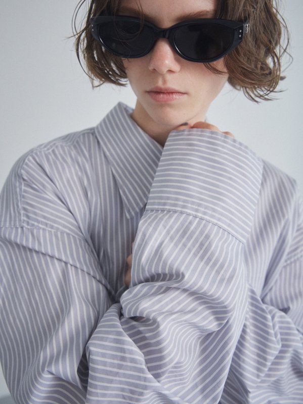 ͽ [EKAT (UNISEX)] STRIPE 3D PATTERN SHIRTS / LT.GRAY