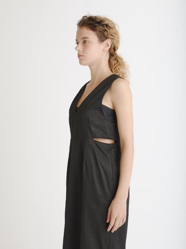 [UN-SOPHIE] SIDE CUTTING MIDI DRESS
