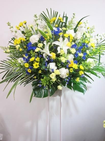 中野サンプラザへお届けスタンド花 中野サンプラザへお届けスタンド花