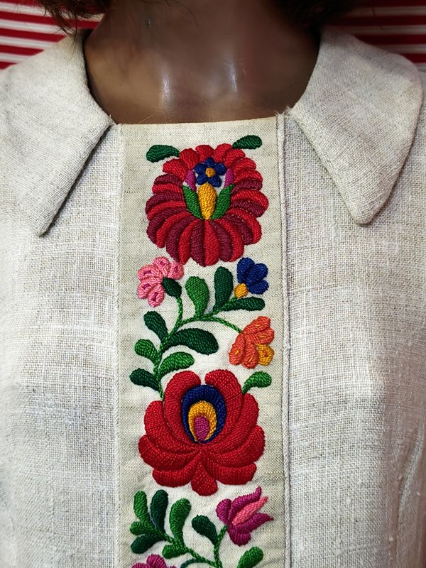 ロングワンピース/マキシワンピース蓮の花　レトロ感ゆったり刺繍ワンピース