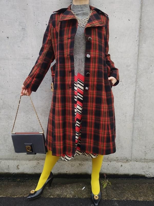 パターン柄 ボウタイリボン 膝丈ワンピース 昭和レトロ ヴィンテージ 黒 白 赤 送料無料】フランス買い付け 60年代製 ブラック X 赤・紫