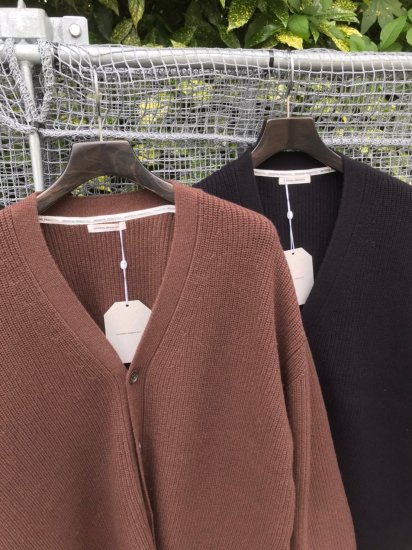 UNIVERSAL PRODUCTS《ユニバーサルプロダクツ》CARDED MERINO WOOL