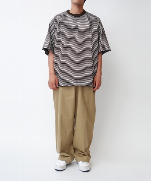 UNIVERSAL PRODUCTS《ユニバーサルプロダクツ》MULTI BORDER S/S T