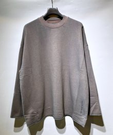 White Mountaineering<BR>GARMENT DYE SWEAT PULLOVER(CHARCOAL)