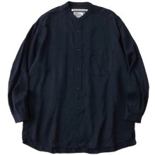 White Mountaineering<BR>TWILL STAND COLLAR SHIRT (NAVY)