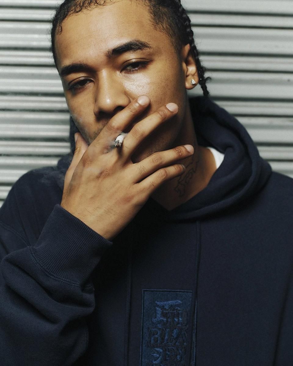 BlackEyePatch《ブラックアイパッチ》| HANDLE WITH CARE HOODIE