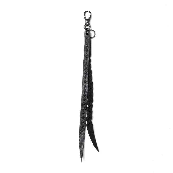 CALEE<BR>STUDS & KNITTING LEATHER LONG KEY RINGTYPE B(BLACKBLACK)