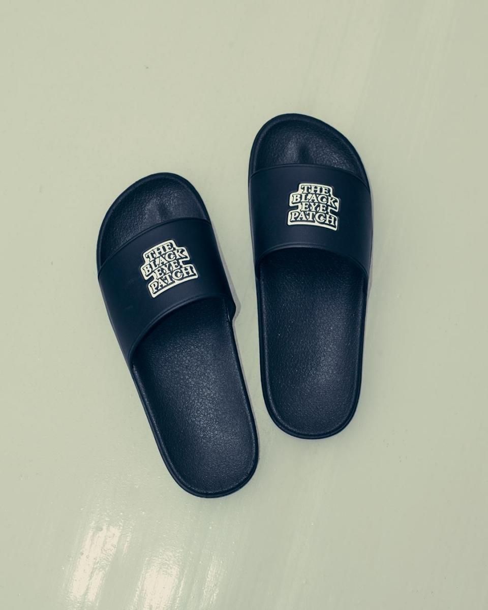 BLACKEYEPATCH スライドサンダル ブラック BLACKEYEPATCH スライドサンダル ブラック