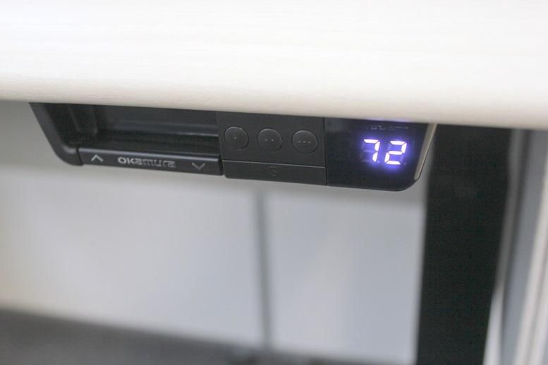 中古品】オカムラ スイフト W950電動昇降デスク パネル付き 中古品】オカムラ スイフト W950電動昇降デスク パネル付き