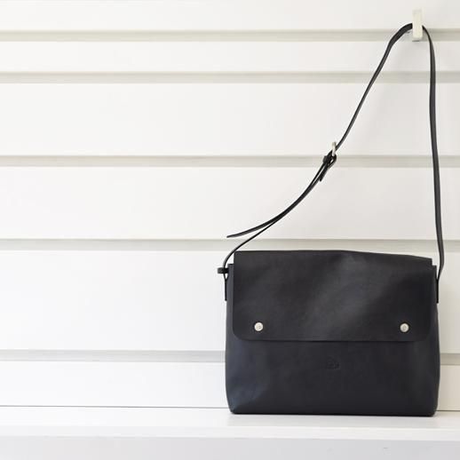 54252305110 クロスボディバッグ - IL BISONTE (イルビゾンテ) 神戸店