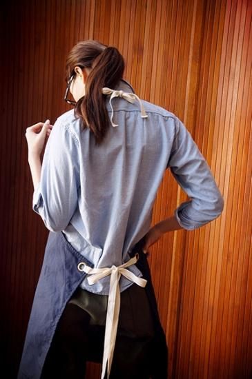 JONES OF BOERUM HILL ( N.Y.C. ) REGGIE BIB APRON 