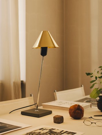 Santa&Cole Gira TABLE LAMP：サンタアンドコール テーブルランプ ジラ