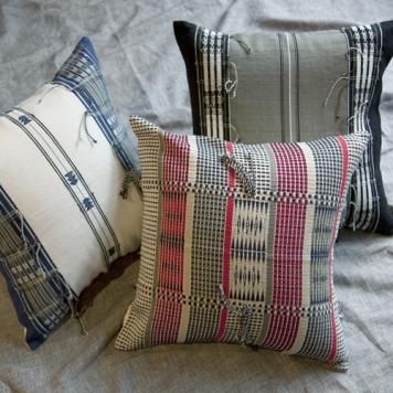 完売:ナガ族 クッションカバーNAGA CUSHION / White×Blue