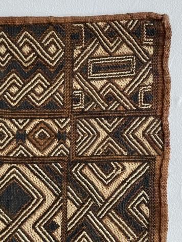 KUBA CLOTH：アフリカの民芸 クバクロス