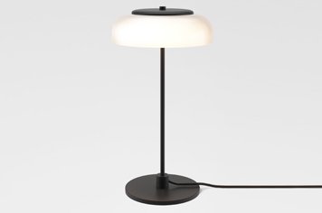 NUURA BLOSSI TABLE LAMP BLACK：ヌーラ ブロシ テーブルランプ