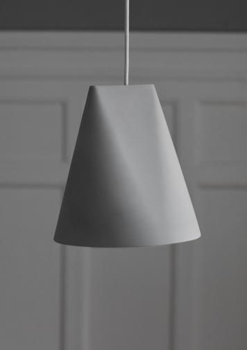 MOEBE CERAMIC PENDANT NARROW WIDW:ムーベ セラミック MOEBE CERAMIC PENDANT NARROW WIDW:ムーベ セラミック