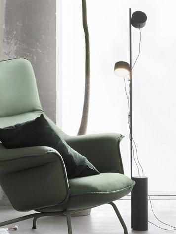 Muuto ポストフロアランプ　Post floor lamp black Muuto | Post Floor Lamp, Black | Vancouver Special