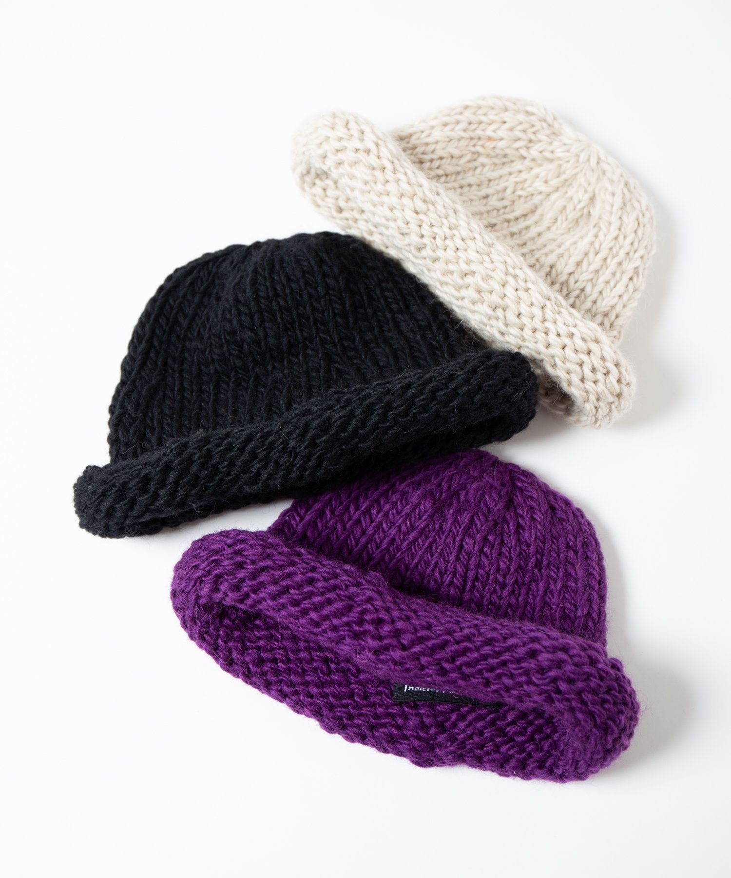 <img class='new_mark_img1' src='https://img.shop-pro.jp/img/new/icons15.gif' style='border:none;display:inline;margin:0px;padding:0px;width:auto;' />【Indietro Association】 Roll Hand Knit Cap / ロールハンドニットキャップ