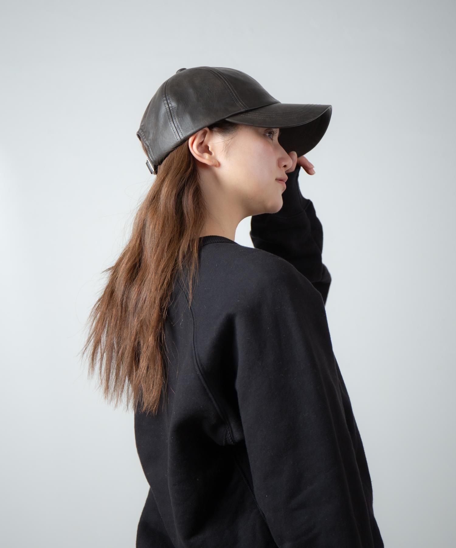 【新品未使用】reol れをる　legit ジャケット　キャップ Legit Official Jacketを着用するReol。 - Reolが黒に染まる [画像