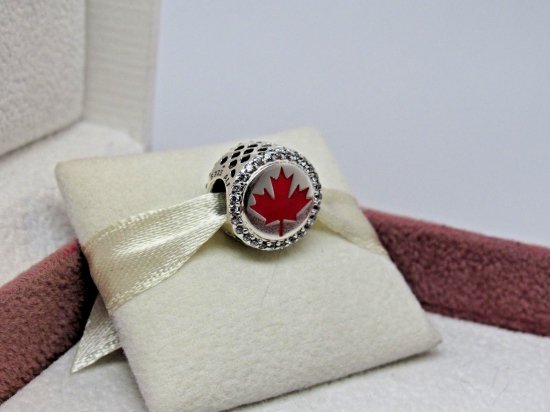 Pandora パンドラ チャーム カナダ レッド メイプル Canada Red Maple Leaf Marquis Charm -  スワロフスキー置物・アクセサリー専門店 ★プラネタリウム★