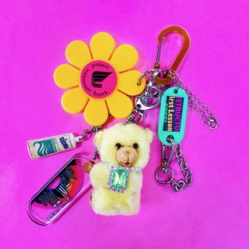 <img class='new_mark_img1' src='https://img.shop-pro.jp/img/new/icons47.gif' style='border:none;display:inline;margin:0px;padding:0px;width:auto;' />VINTAGE JUNK TOY CHARM PASTEL JEWEL BEAR FLOWER