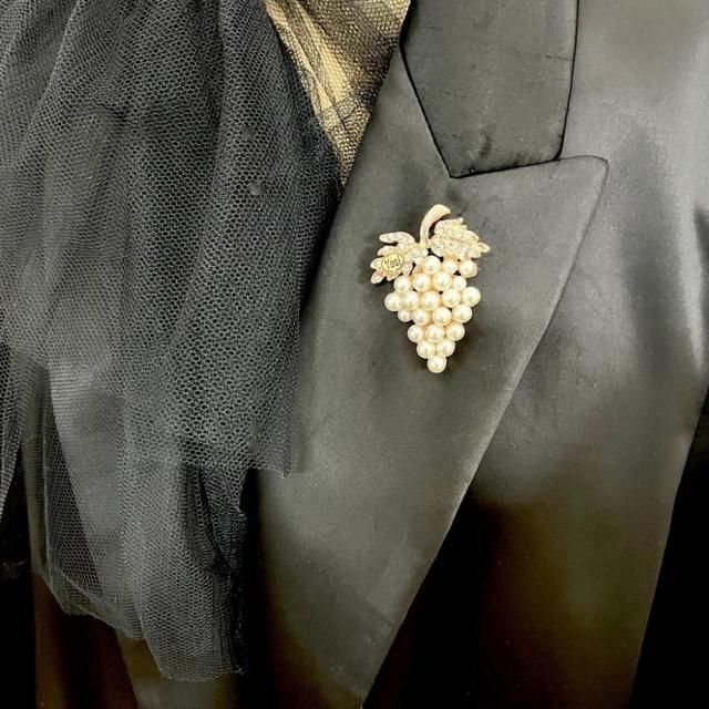 <img class='new_mark_img1' src='https://img.shop-pro.jp/img/new/icons65.gif' style='border:none;display:inline;margin:0px;padding:0px;width:auto;' />PEARL GRAPES BROOCH