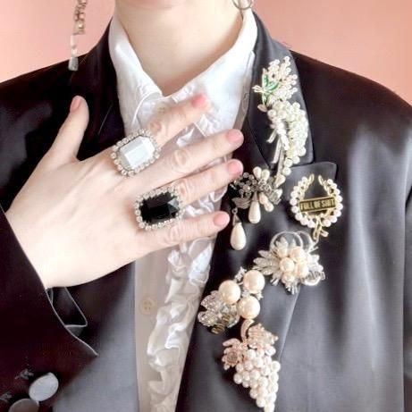 <img class='new_mark_img1' src='https://img.shop-pro.jp/img/new/icons14.gif' style='border:none;display:inline;margin:0px;padding:0px;width:auto;' />VINTAGE PEARL  BROOCH