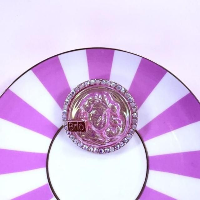 <img class='new_mark_img1' src='https://img.shop-pro.jp/img/new/icons14.gif' style='border:none;display:inline;margin:0px;padding:0px;width:auto;' />AURORA PINK CAMEO BROOCH