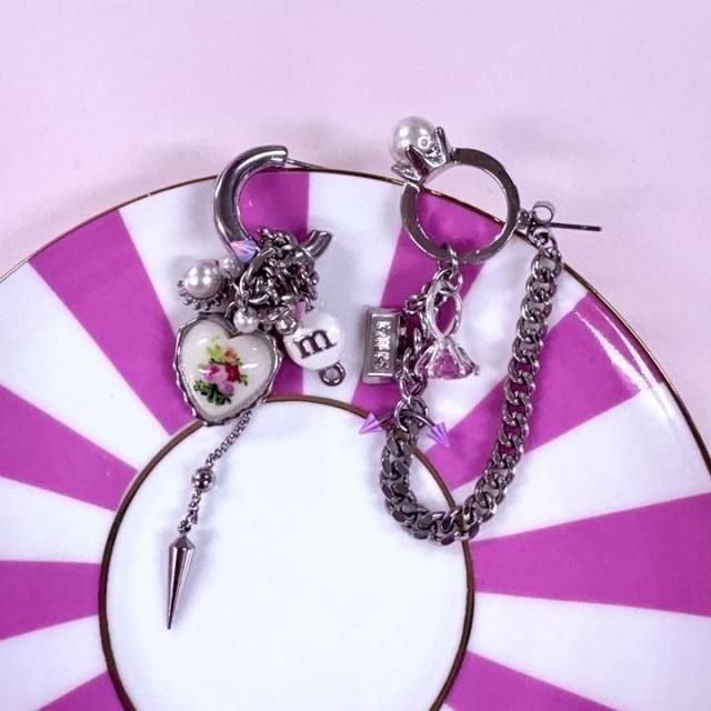 <img class='new_mark_img1' src='https://img.shop-pro.jp/img/new/icons14.gif' style='border:none;display:inline;margin:0px;padding:0px;width:auto;' />ROCOCO PUNK PEARL RING 2WAYԥ