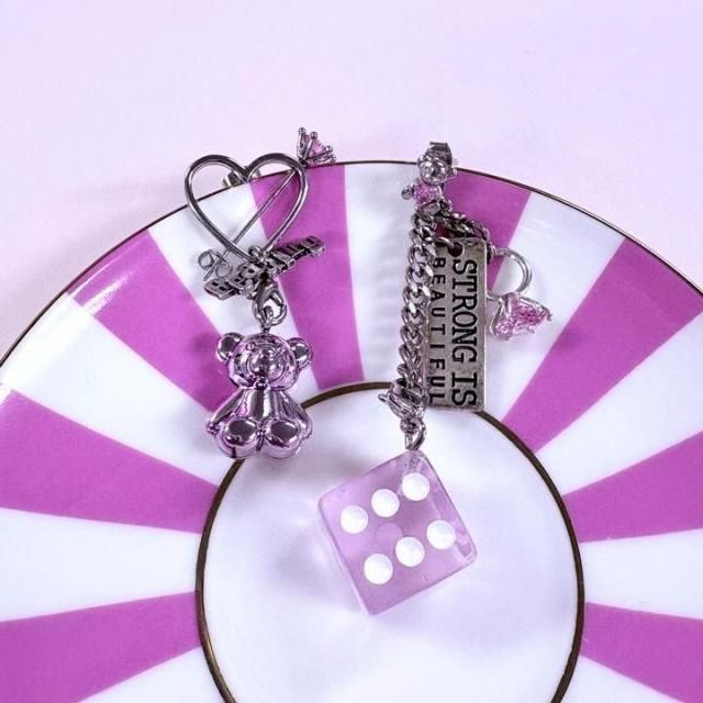 <img class='new_mark_img1' src='https://img.shop-pro.jp/img/new/icons65.gif' style='border:none;display:inline;margin:0px;padding:0px;width:auto;' />PINK BEARHEARTDICE 3WAY ԥ